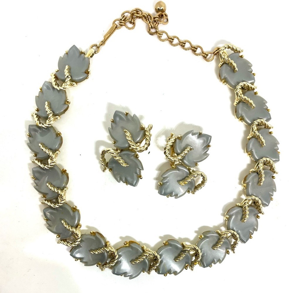 Vintage Marvella Thermoset Set